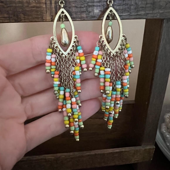 Vintage Boho dangling beaded earrings - Picture 2 of 3